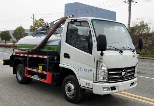 程力威牌CLW5040GXEK6型吸糞車